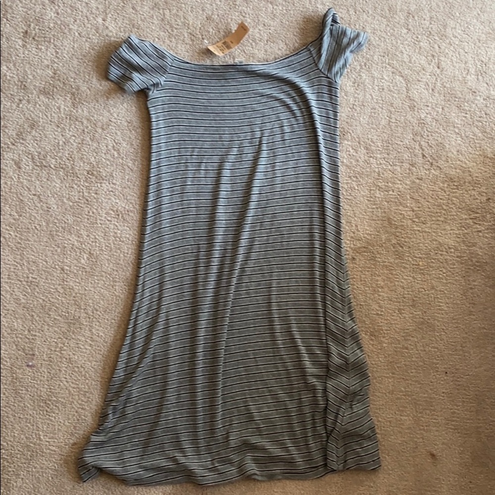 American Eagle off the shoulder dress